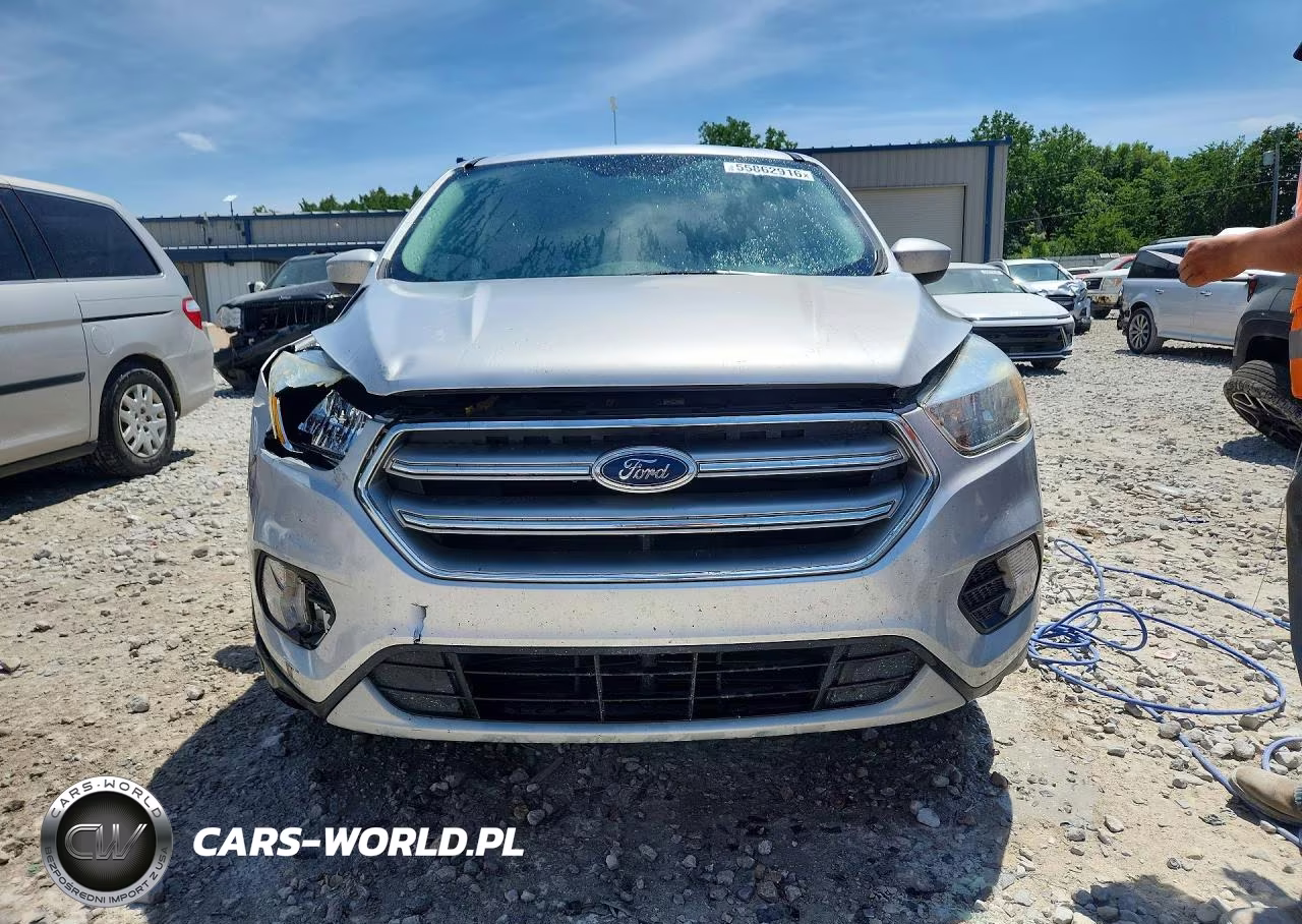 2017 Ford Escape Se VIN:1FMCU9GD9HUF06084 - 5