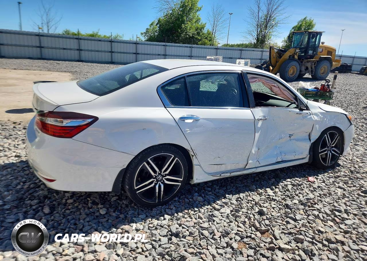 2016 Honda Accord Sport VIN:1HGCR2F58GA153054 - 3