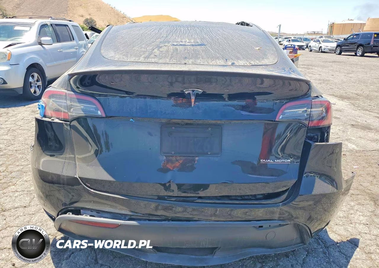 2023 Tesla Model Y VIN:7SAYGDEF1PF859745 - 6