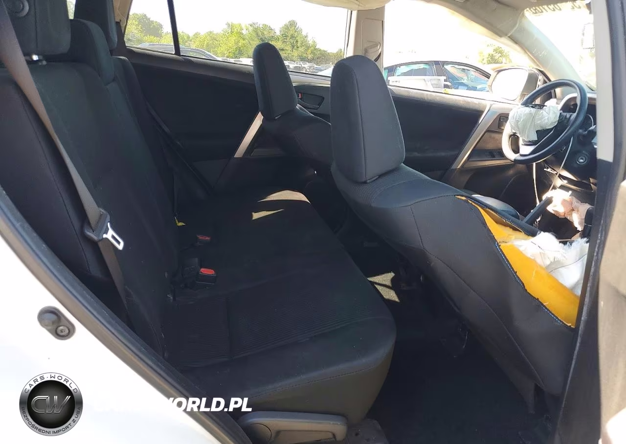 2018 Toyota Rav4 Le VIN:JTMBFREV6JJ244182 - 11