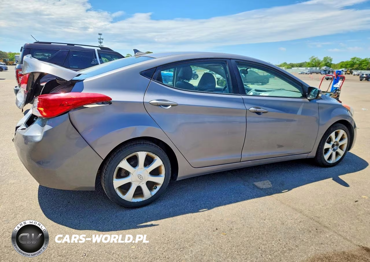 2011 Hyundai Elantra VIN:5NPDH4AE6BH075657 - 3