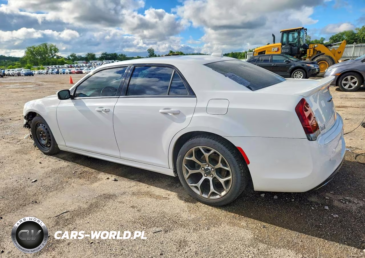 2018 Chrysler 300 S VIN:2C3CCABG0JH274580 - 2
