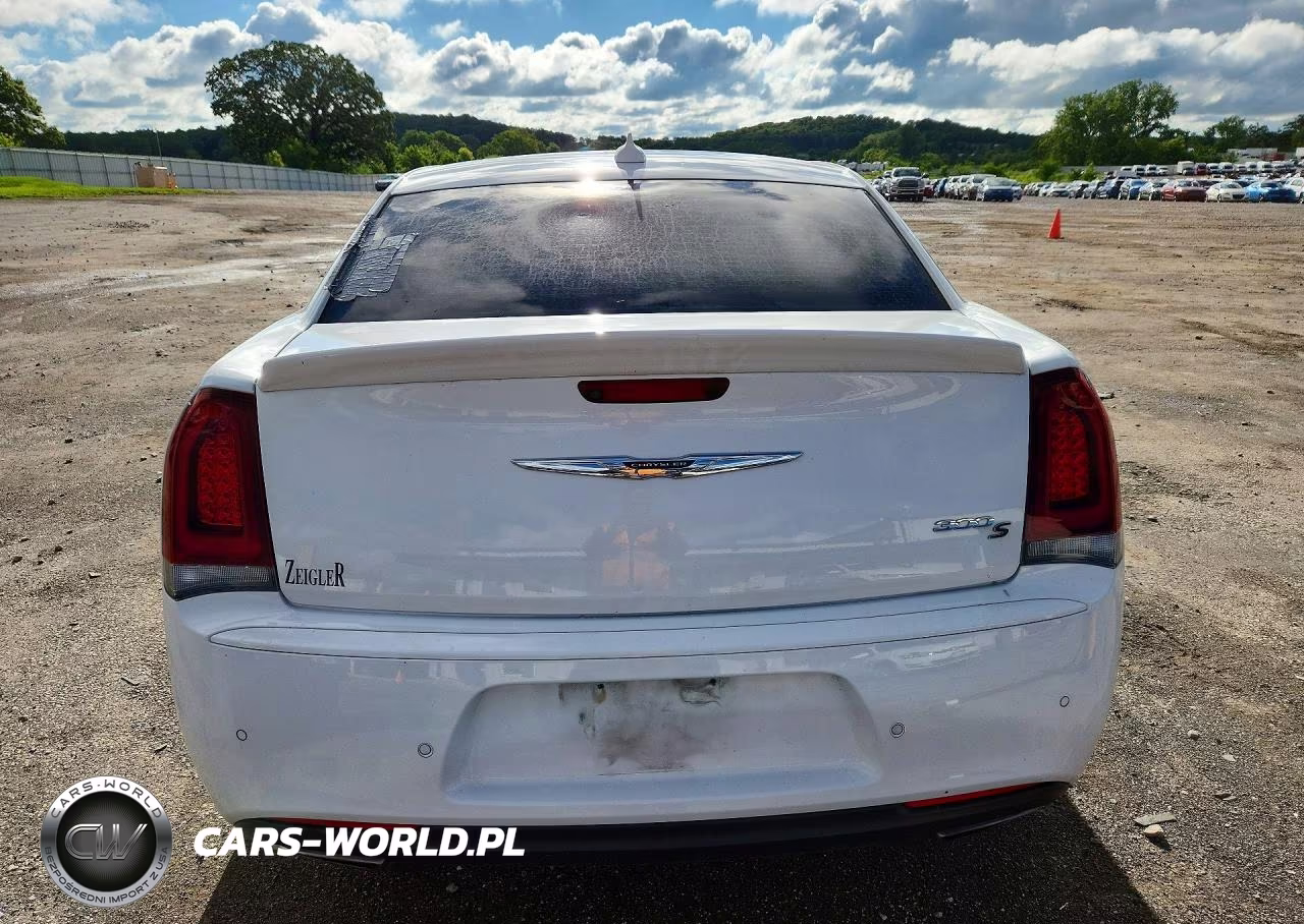 2018 Chrysler 300 S VIN:2C3CCABG0JH274580 - 6