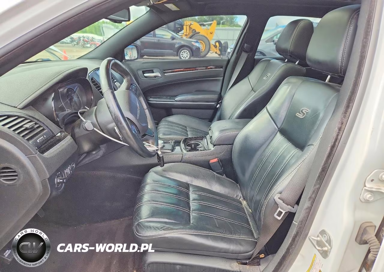 2018 Chrysler 300 S VIN:2C3CCABG0JH274580 - 7