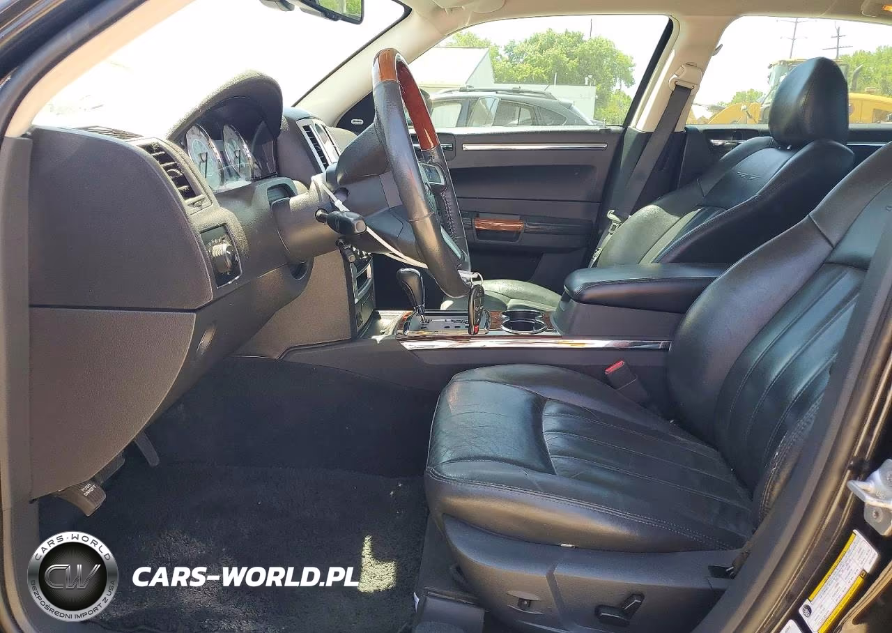 2010 Chrysler 300C VIN:2C3CA6CT3AH211343 - 7