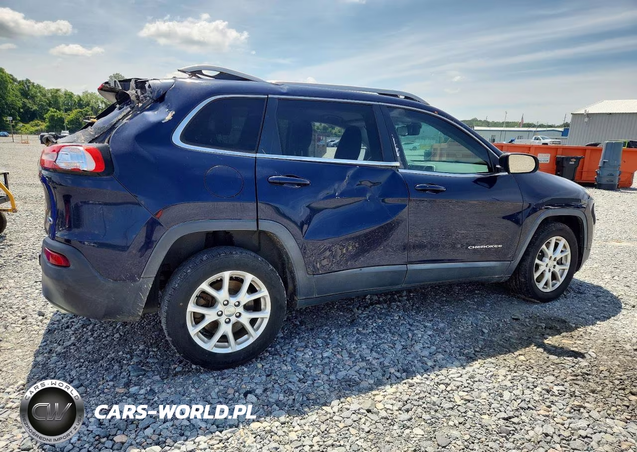 2015 Jeep Cherokee Latitude VIN:1C4PJLCS2FW553815 - 3