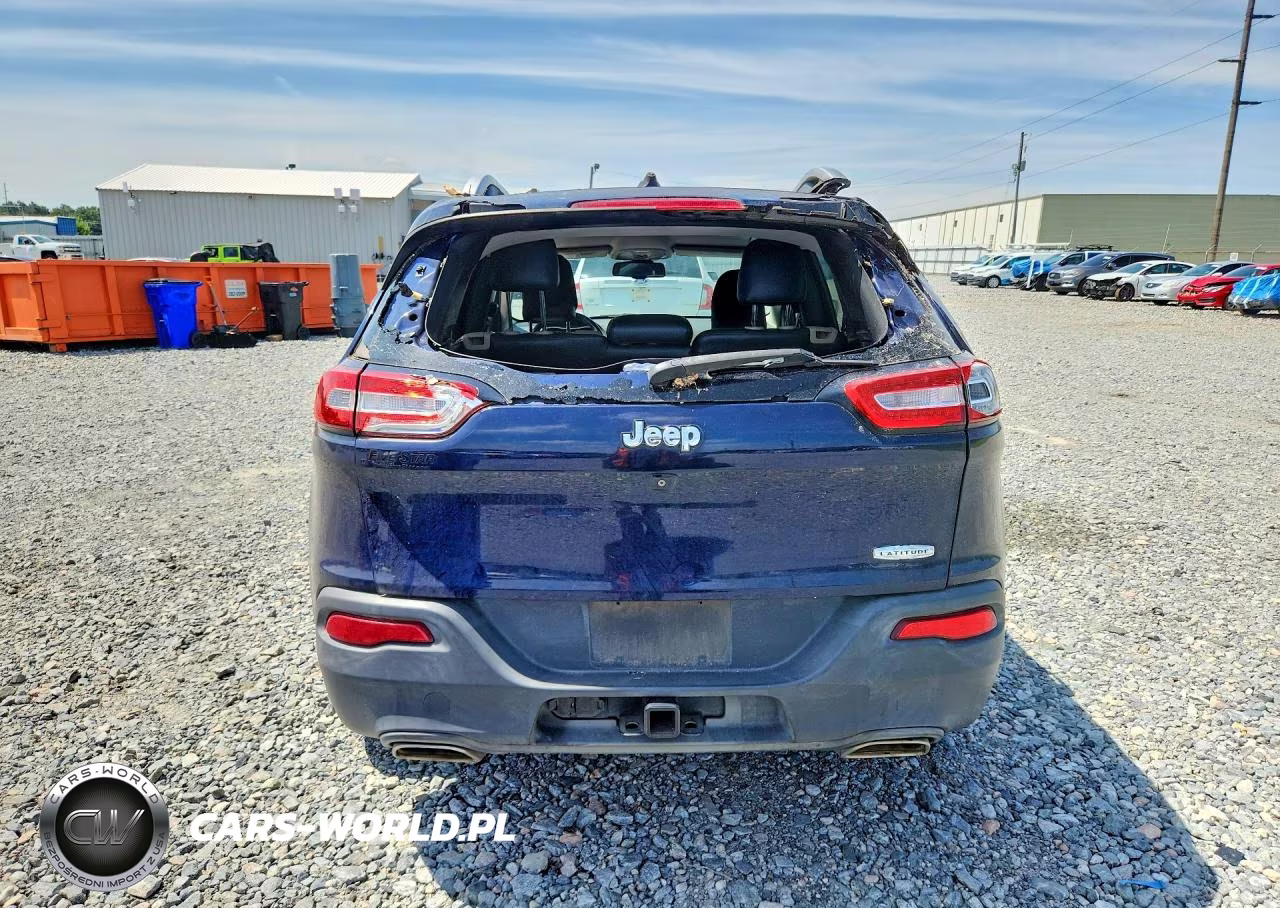 2015 Jeep Cherokee Latitude VIN:1C4PJLCS2FW553815 - 6