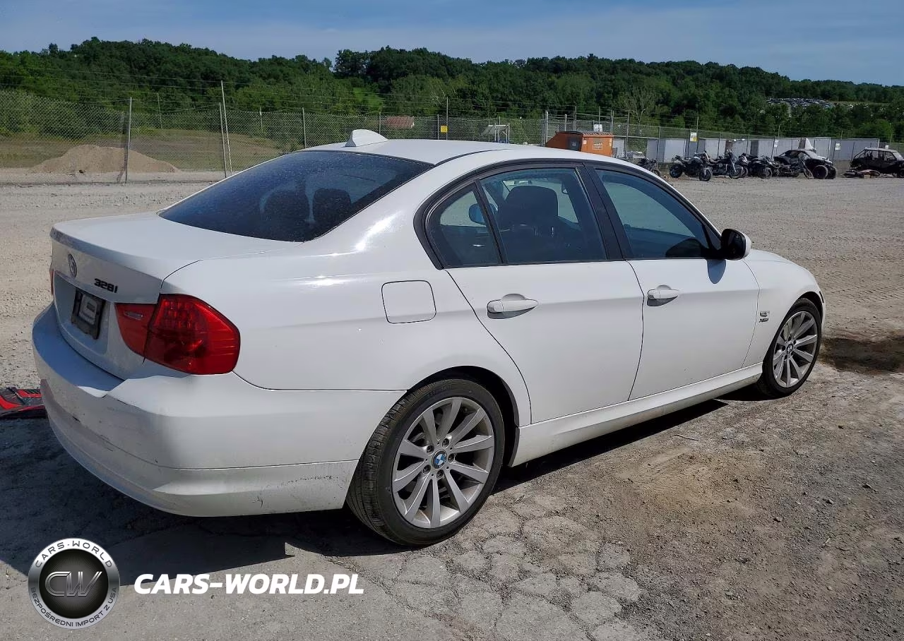 BMW 328 XI SUL VIN:WBAPK535X9A512804 - 3