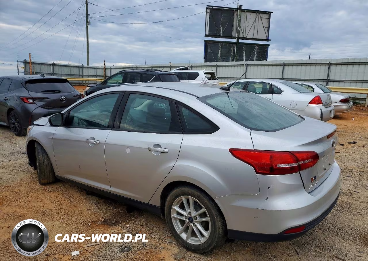 2018 Ford Focus Se VIN:1FADP3F29JL324223 - 2