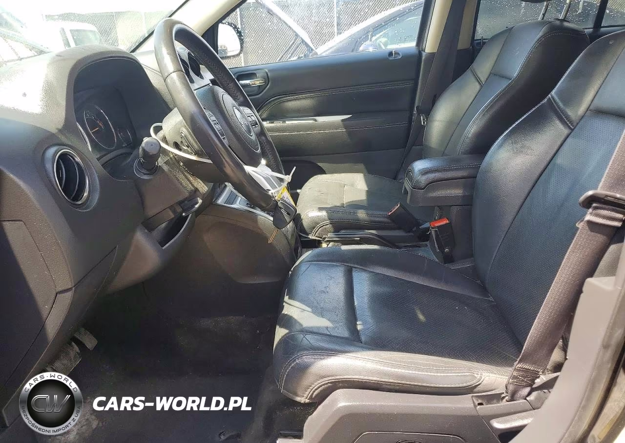 2017 Jeep Compass Latitude VIN:1C4NJCEA9HD102195 - 7