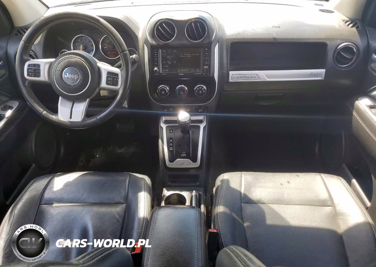2017 Jeep Compass Latitude VIN:1C4NJCEA9HD102195 - 8