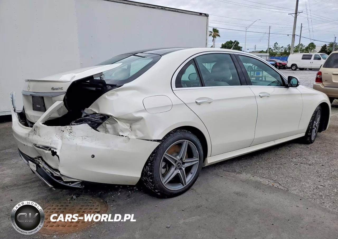 2018 Mercedes-Benz E 400 4Matic VIN:WDDZF6GB6JA380057 - 3