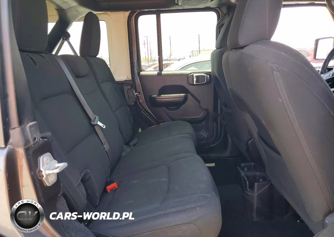 2018 Jeep Wrangler Unlimited Sport VIN:1C4HJXDNXJW145348 - 10