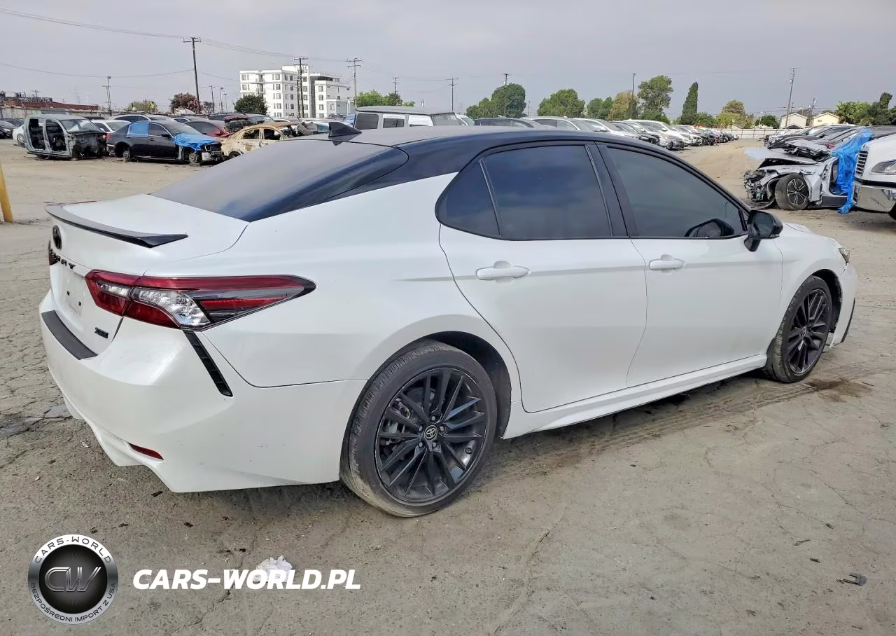 2023 Toyota Camry Xse VIN:4T1K31AK8PU057907 - 3