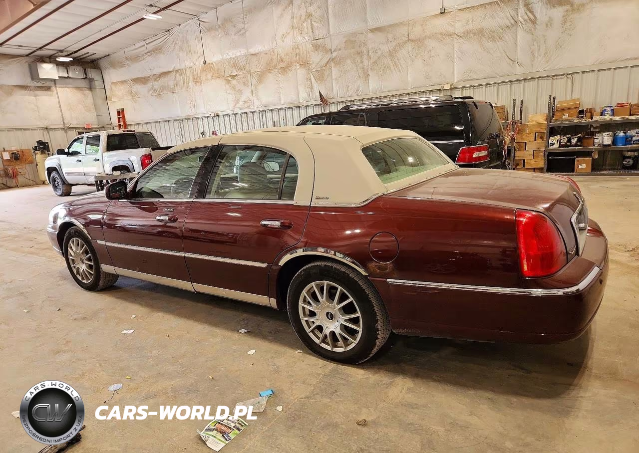 2004 Lincoln Town Car Ultimate VIN:1LNHM83W24Y612273 - 2