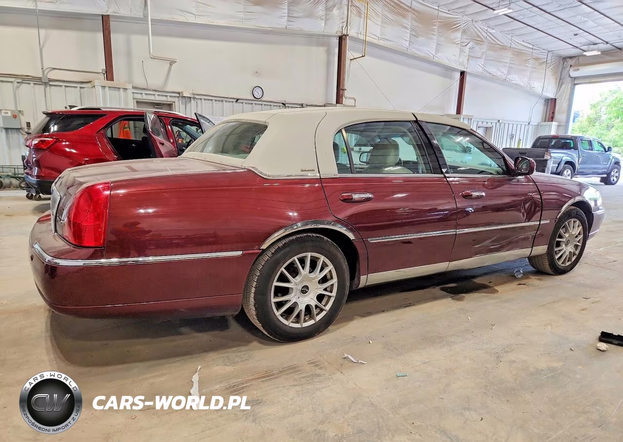 2004 Lincoln Town Car Ultimate VIN:1LNHM83W24Y612273 - 3