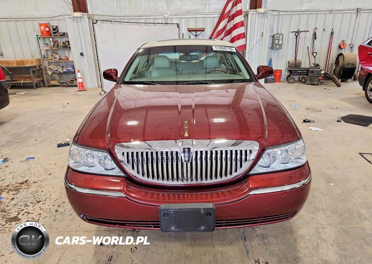 2004 Lincoln Town Car Ultimate VIN:1LNHM83W24Y612273 - 5