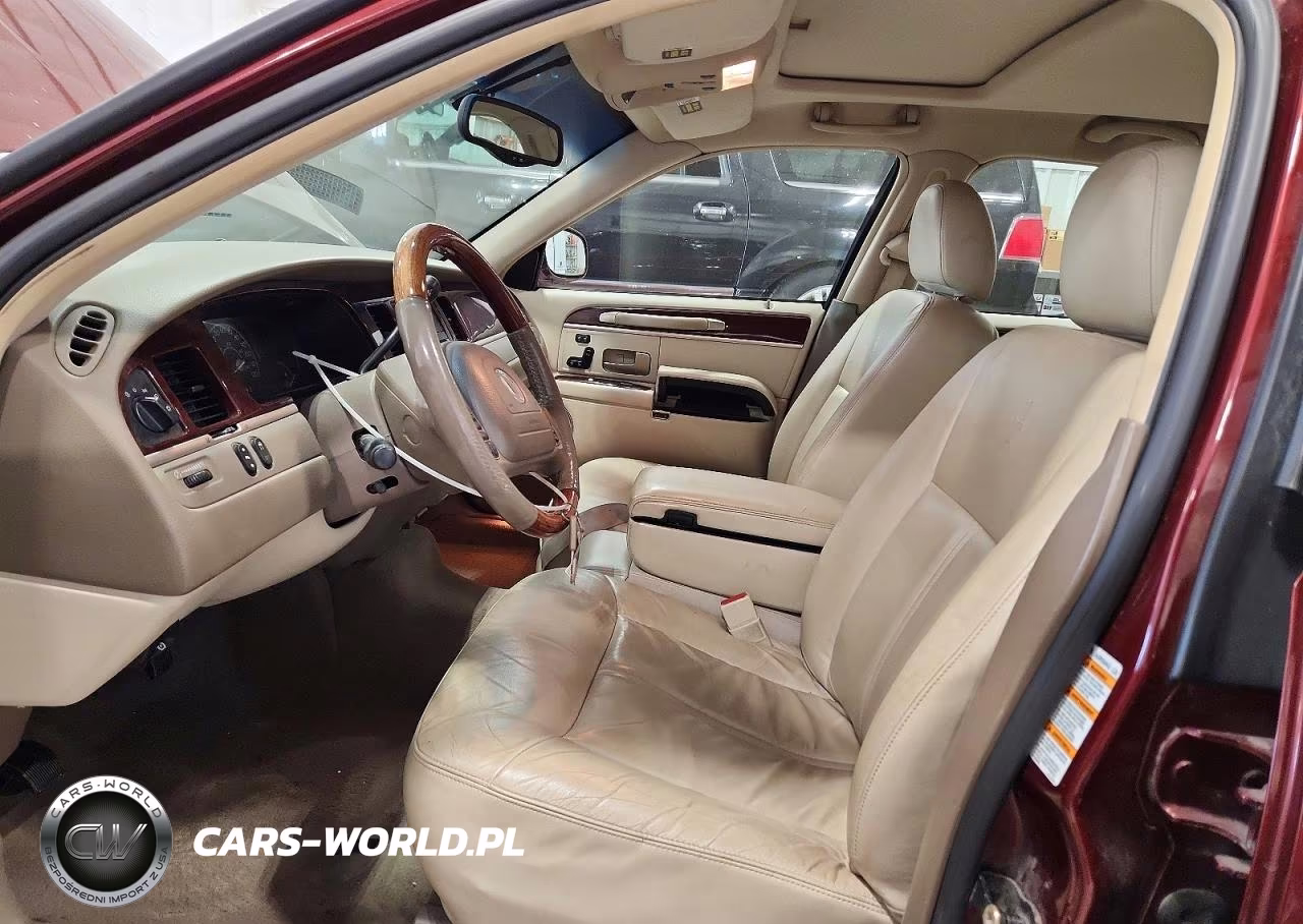 2004 Lincoln Town Car Ultimate VIN:1LNHM83W24Y612273 - 7