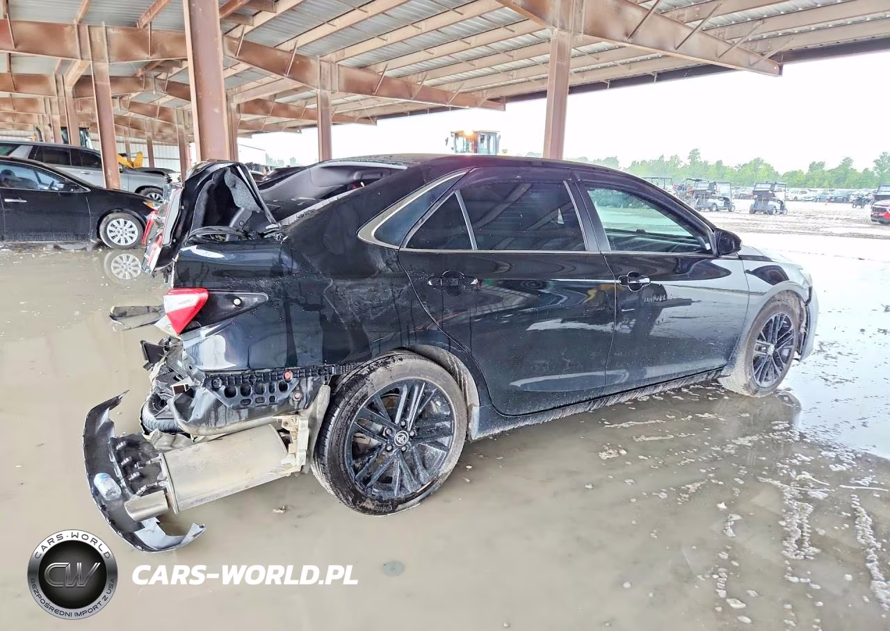 2015 Toyota Camry Se VIN:4T1BF1FK8FU023075 - 3