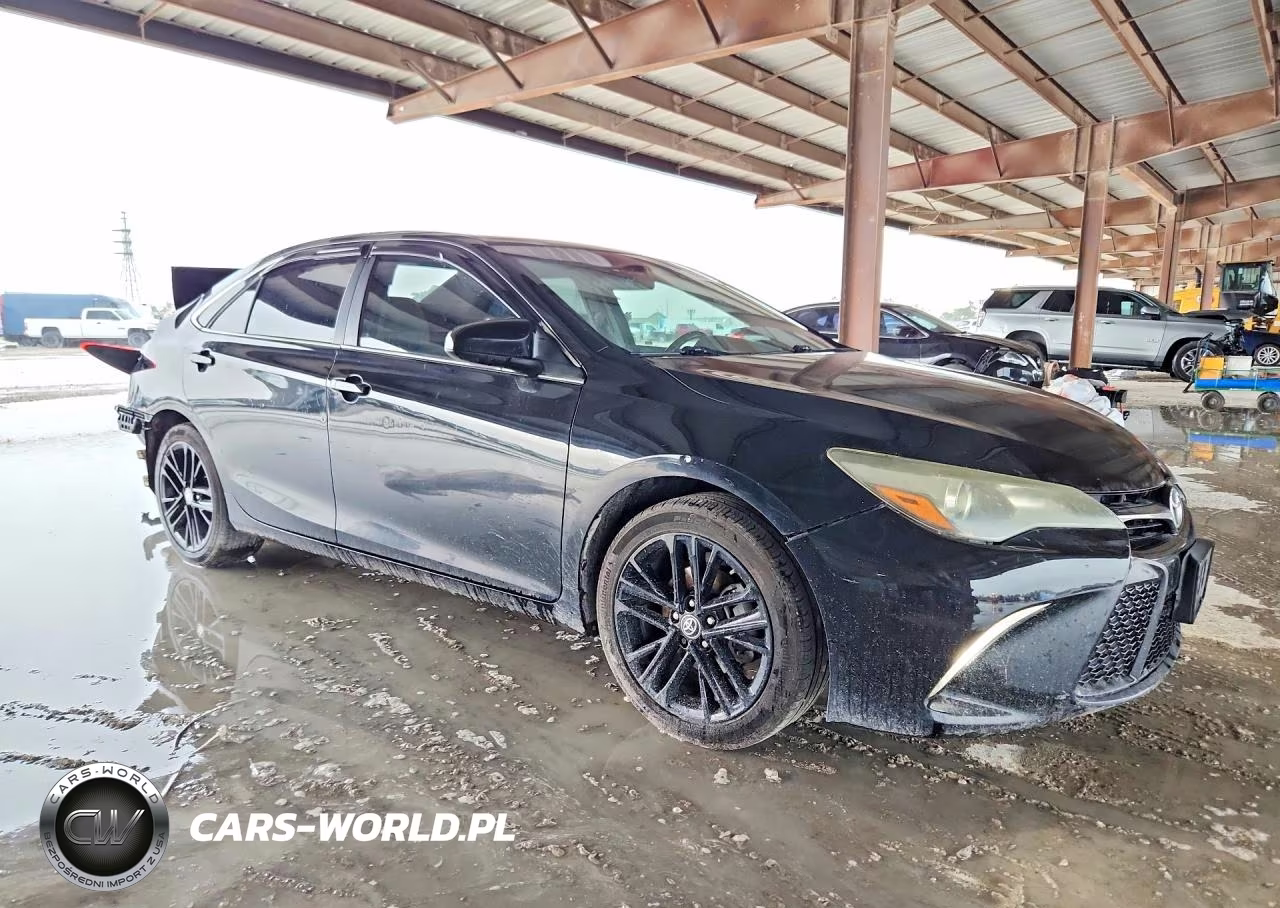 2015 Toyota Camry Se VIN:4T1BF1FK8FU023075 - 4