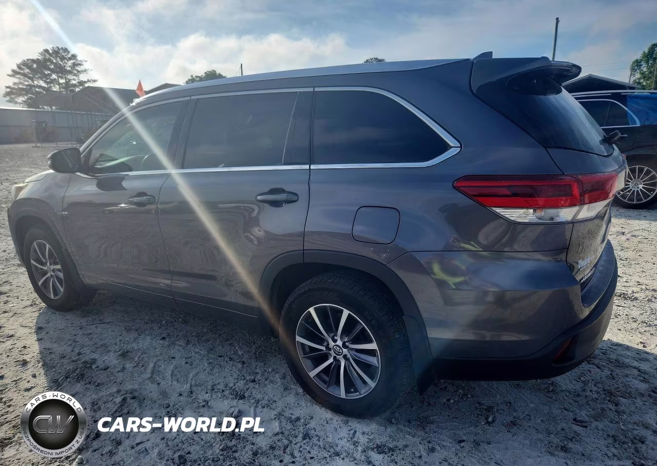 2018 Toyota Highlander Xle VIN:5TDJZRFH5JS525064 - 2