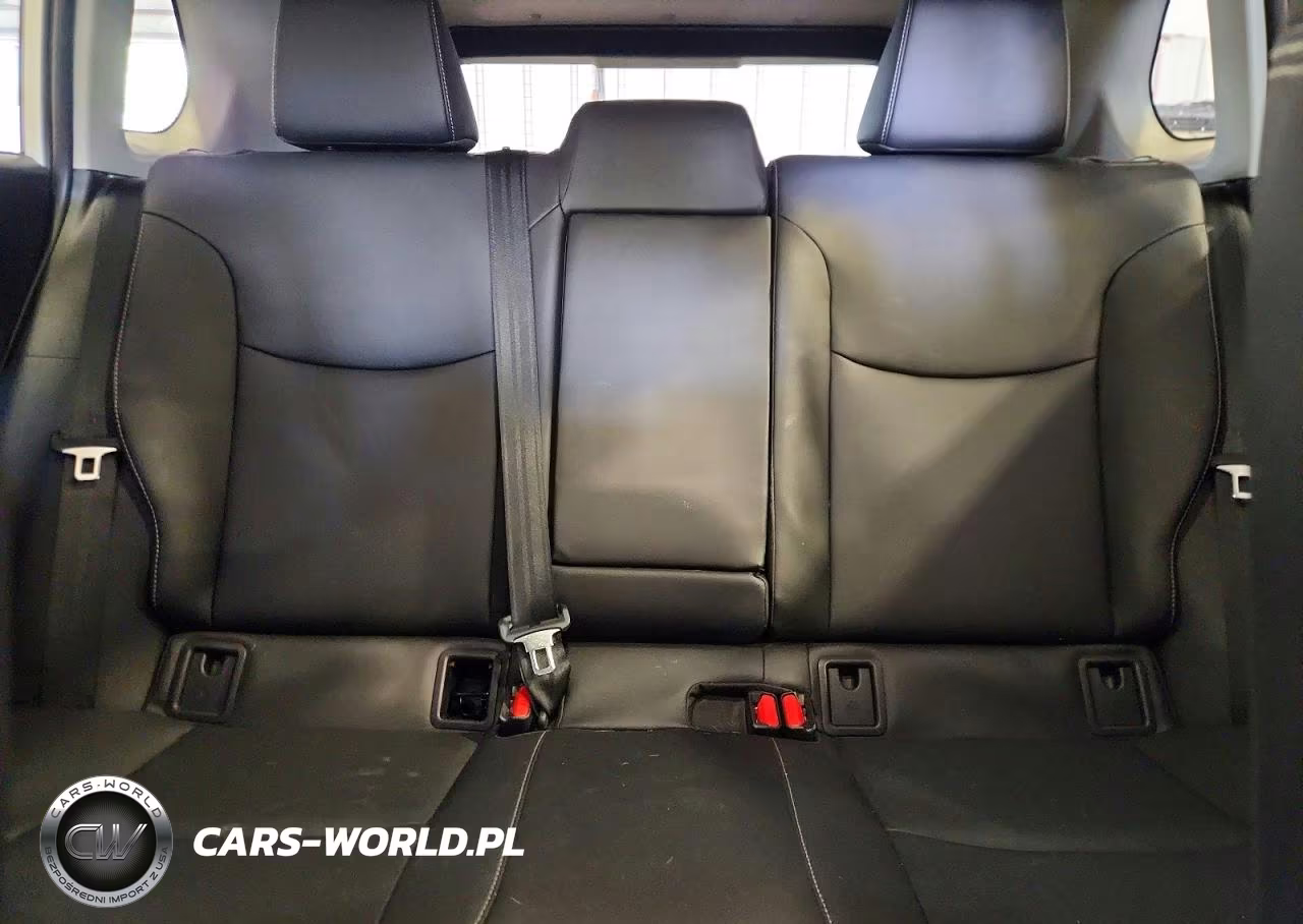 2023 Toyota Corolla Cross Xle VIN:7MUDAABG4PV050587 - 10