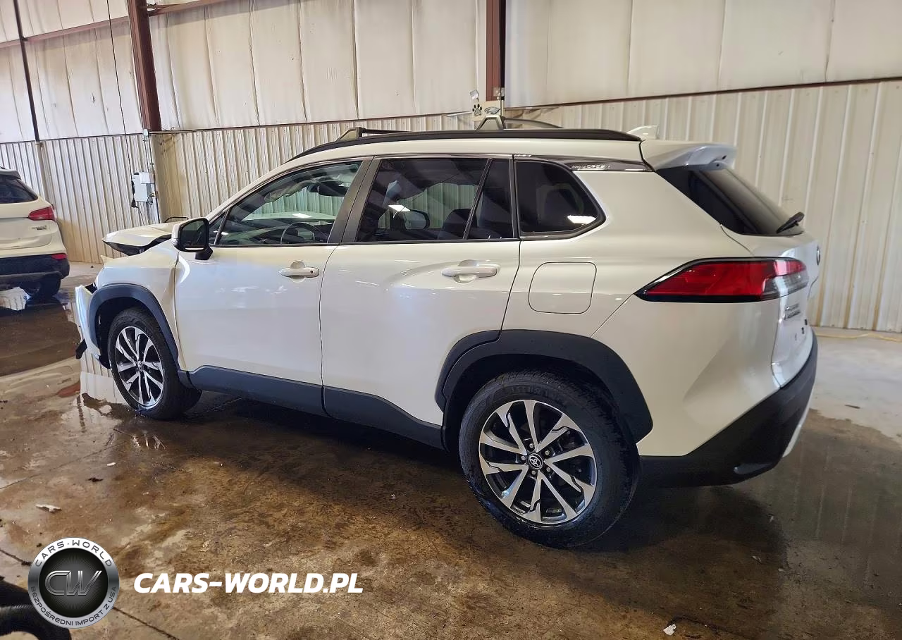 2023 Toyota Corolla Cross Xle VIN:7MUDAABG4PV050587 - 2