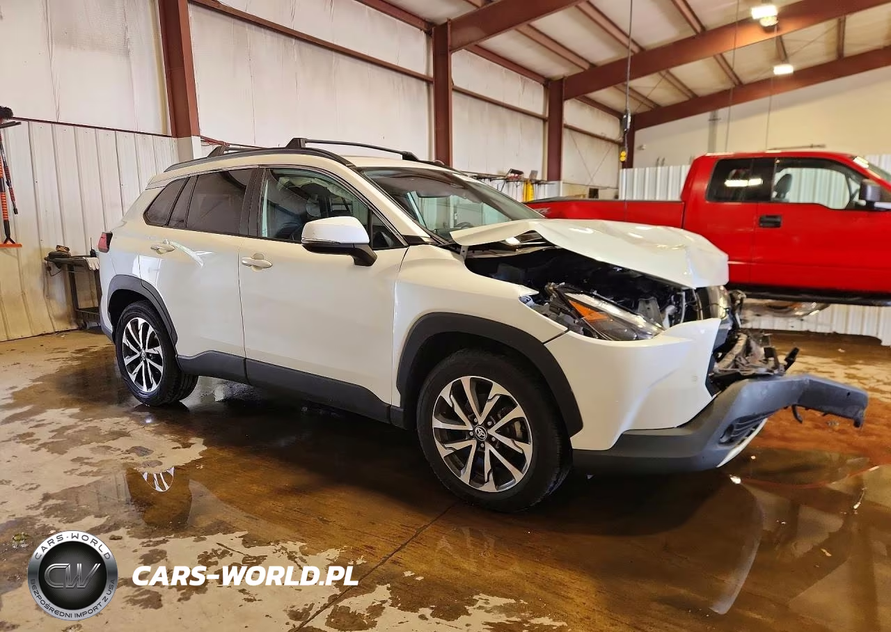 2023 Toyota Corolla Cross Xle VIN:7MUDAABG4PV050587 - 4