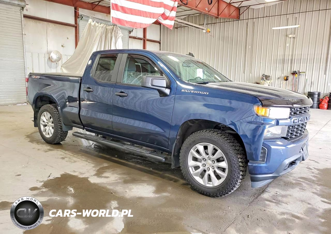 2020 Chevrolet Silverado K1500 Custom VIN:1GCRYBEH3LZ255445 - 4