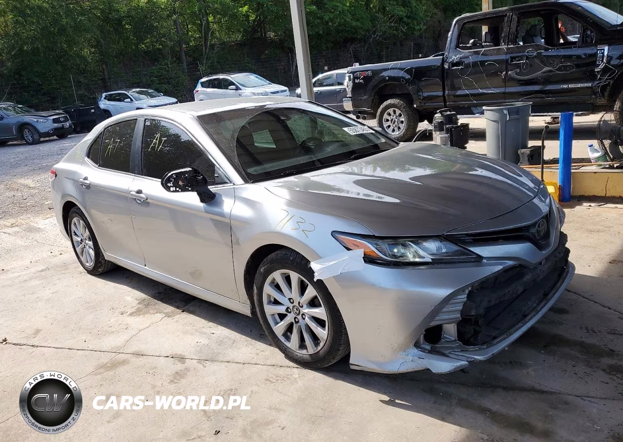 2018 Toyota Camry L VIN:4T1B11HK3JU644910 - 4