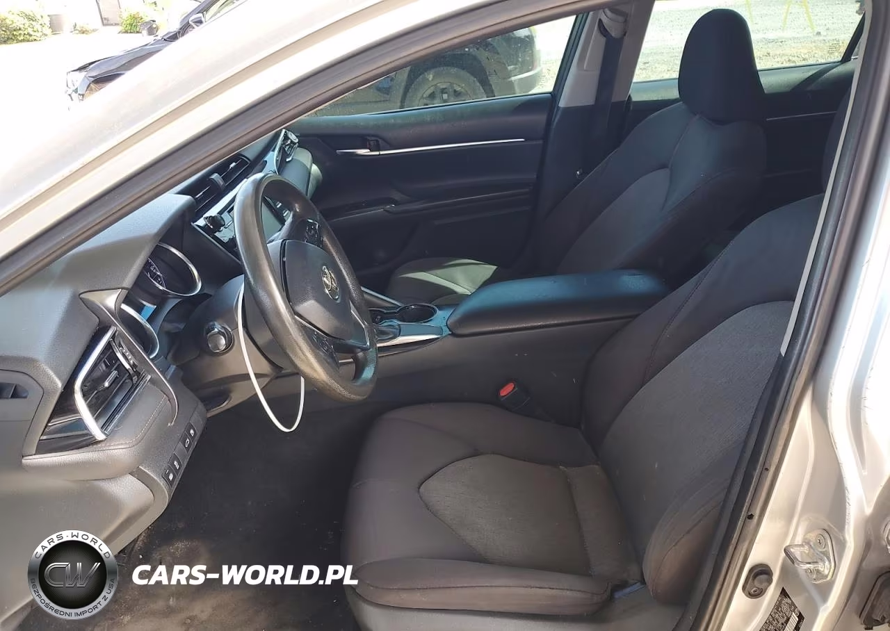 2018 Toyota Camry L VIN:4T1B11HK3JU644910 - 7
