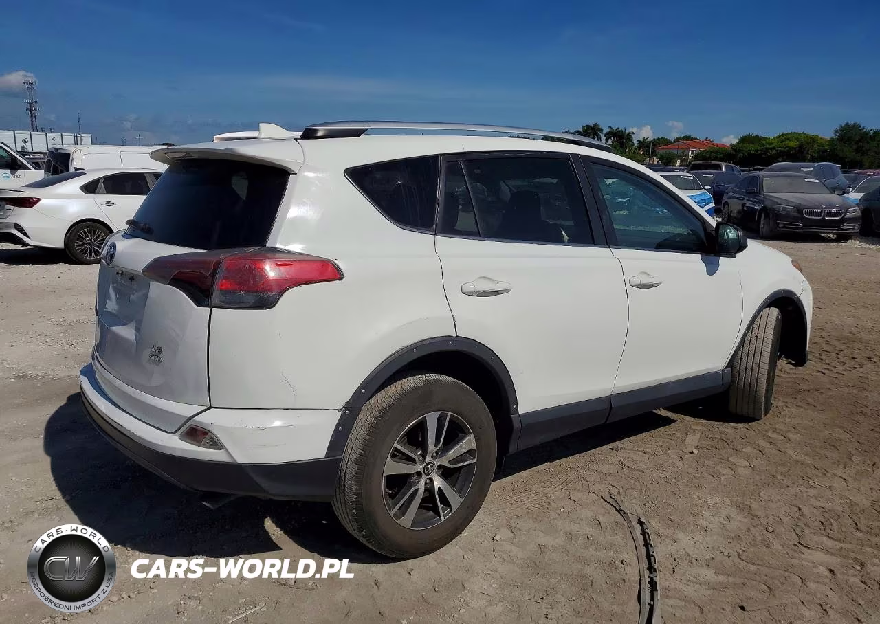 2016 Toyota Rav4 Le VIN:2T3BFREV0GW411694 - 3