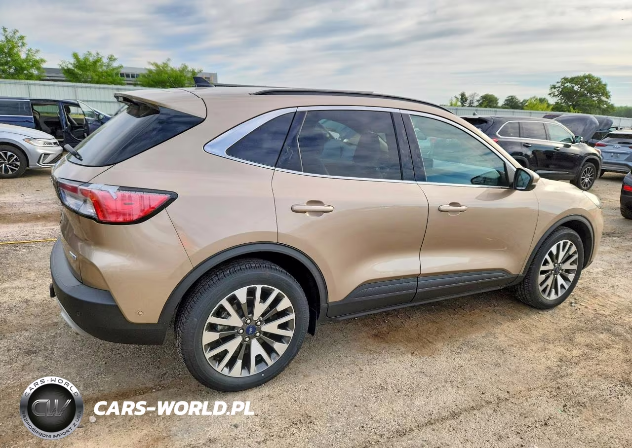 2020 Ford Escape Titanium VIN:1FMCU9J96LUA26677 - 3