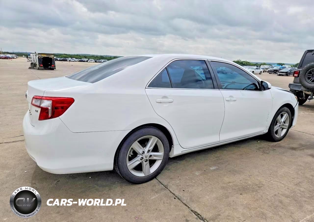 2013 Toyota Camry Le VIN:4T4BF1FK8DR295970 - 3