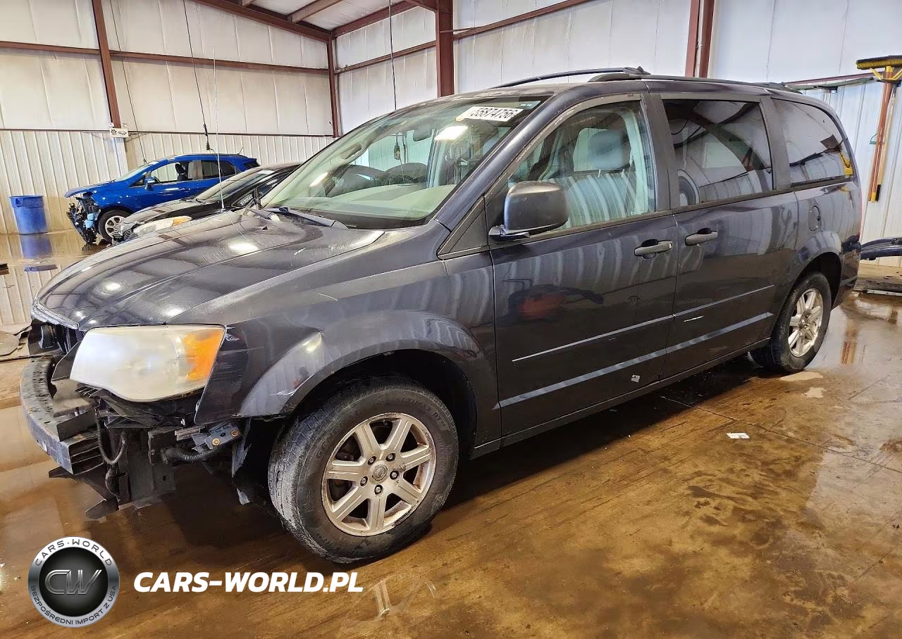 2008 Chrysler Town & Country Lx – zdjęcie 1 z 14