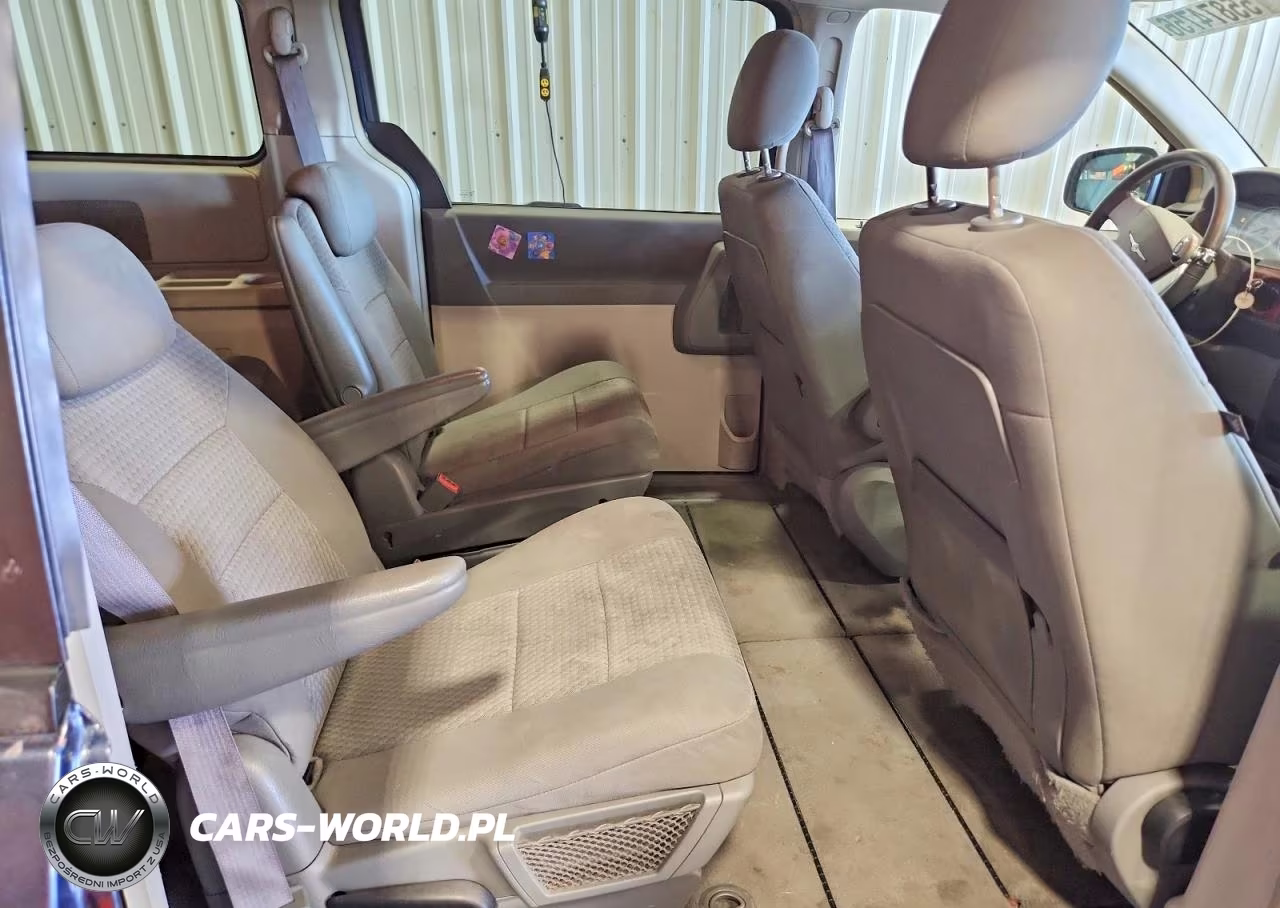 2008 Chrysler Town & Country Lx VIN:2A8HR44H28R607723 - 11