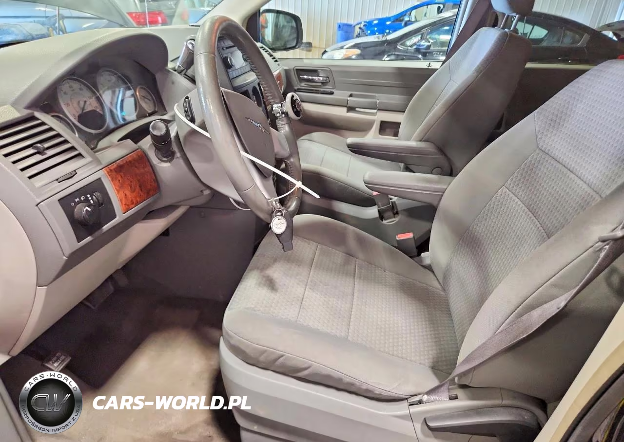 2008 Chrysler Town & Country Lx VIN:2A8HR44H28R607723 - 7