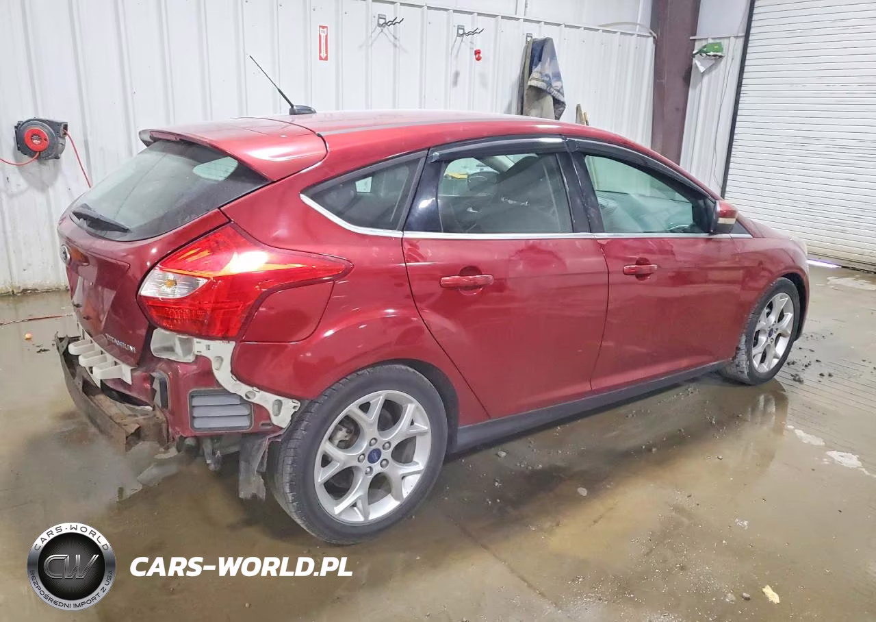 2014 Ford Focus Titanium VIN:1FADP3N22EL403983 - 3