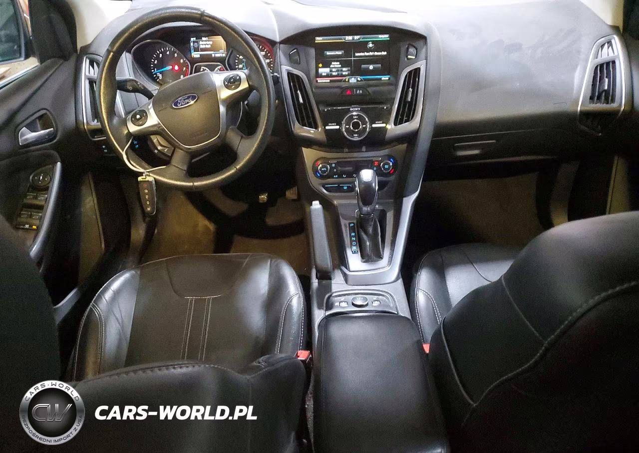 2014 Ford Focus Titanium VIN:1FADP3N22EL403983 - 8