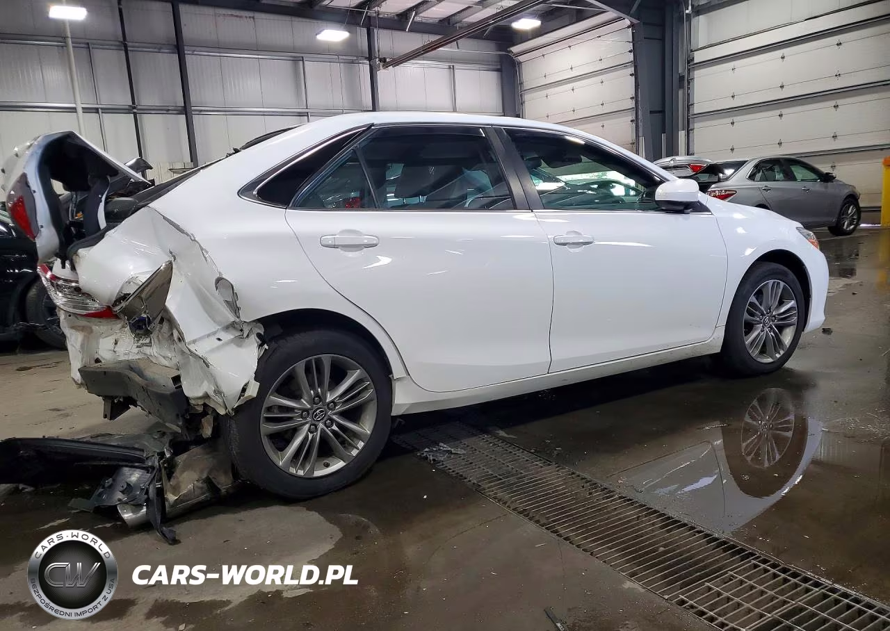 2016 Toyota Camry Se VIN:4T1BF1FK8GU593711 - 3