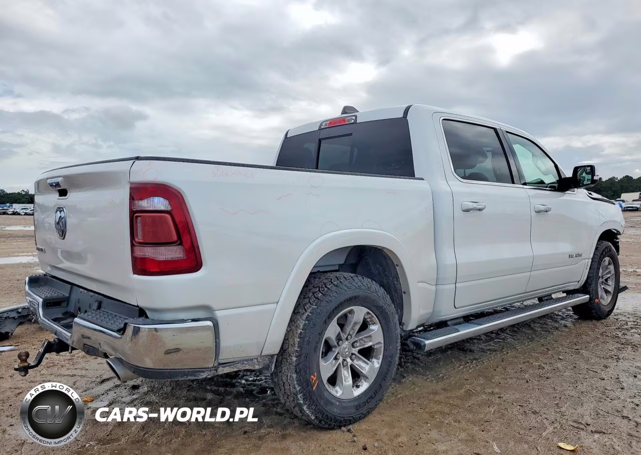 2019 Ram 1500 Laramie VIN:1C6RREJT6KN706020 - 3
