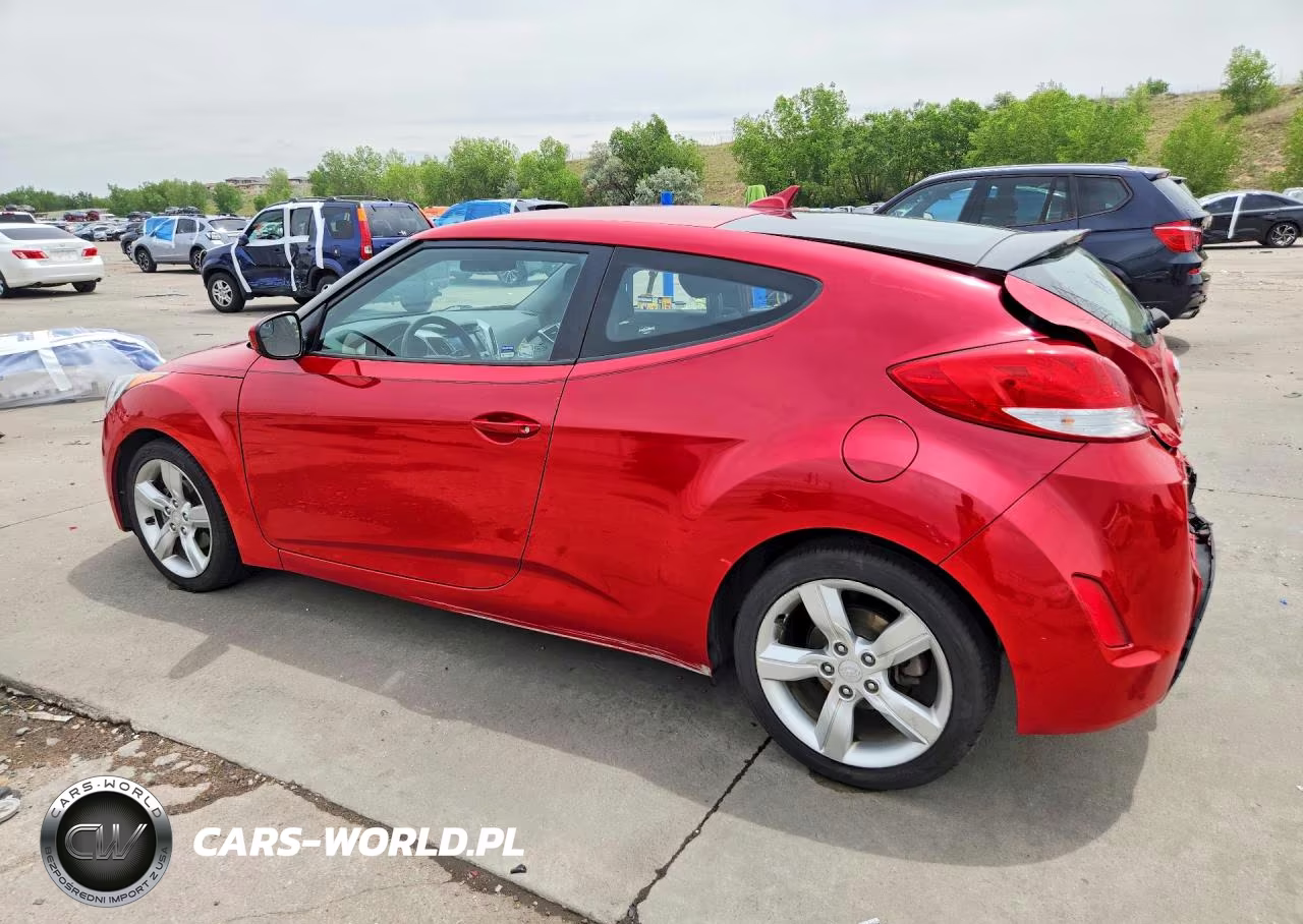2015 Hyundai Veloster Base VIN:KMHTC6AD4FU245261 - 2