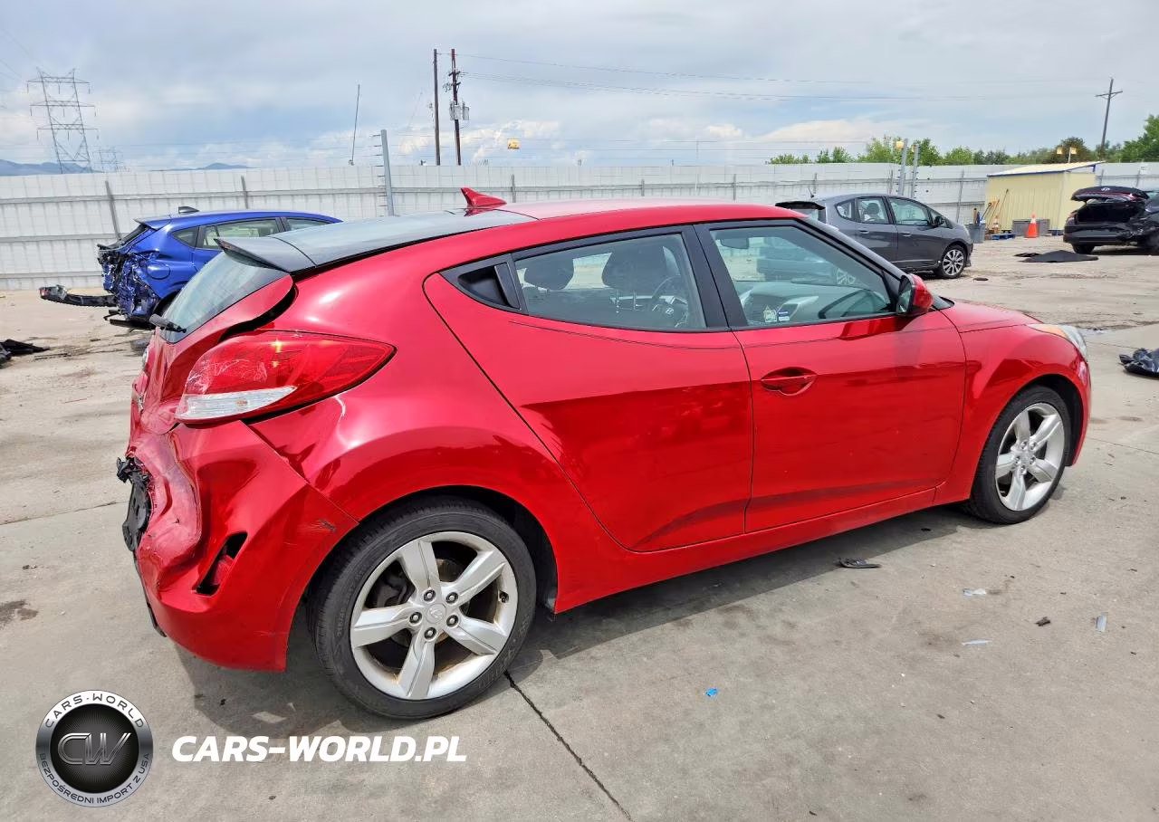 2015 Hyundai Veloster Base VIN:KMHTC6AD4FU245261 - 3