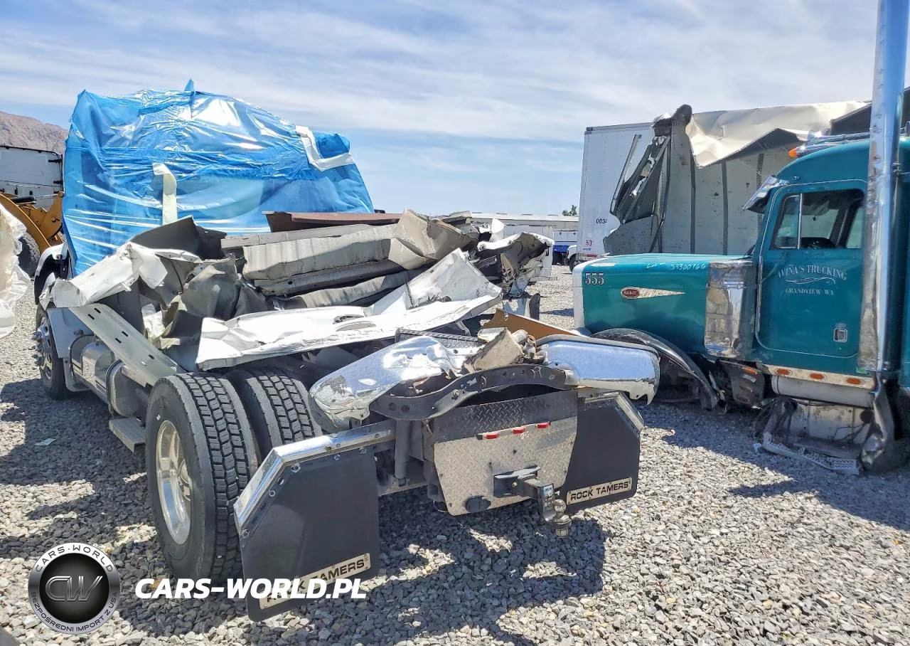 2000 Ford F650 Super Duty VIN:3FEWW65A6YMA01313 - 3