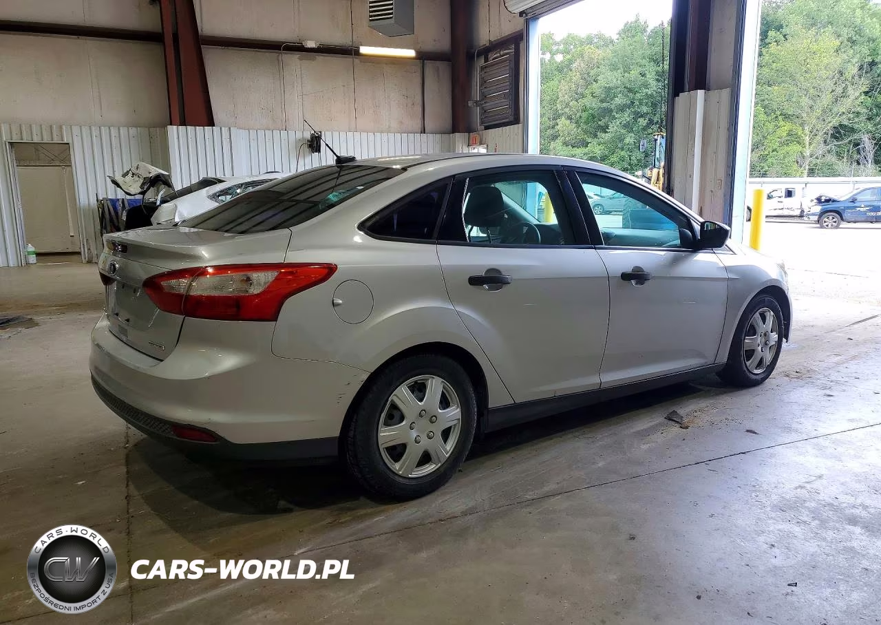2014 Ford Focus S VIN:1FADP3E24EL351272 - 3