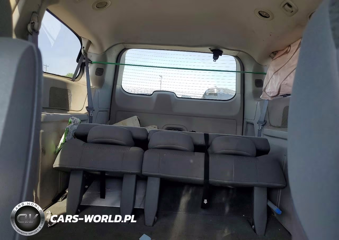 2010 Chrysler Town & Country Lx VIN:2A4RR2D10AR387579 - 10
