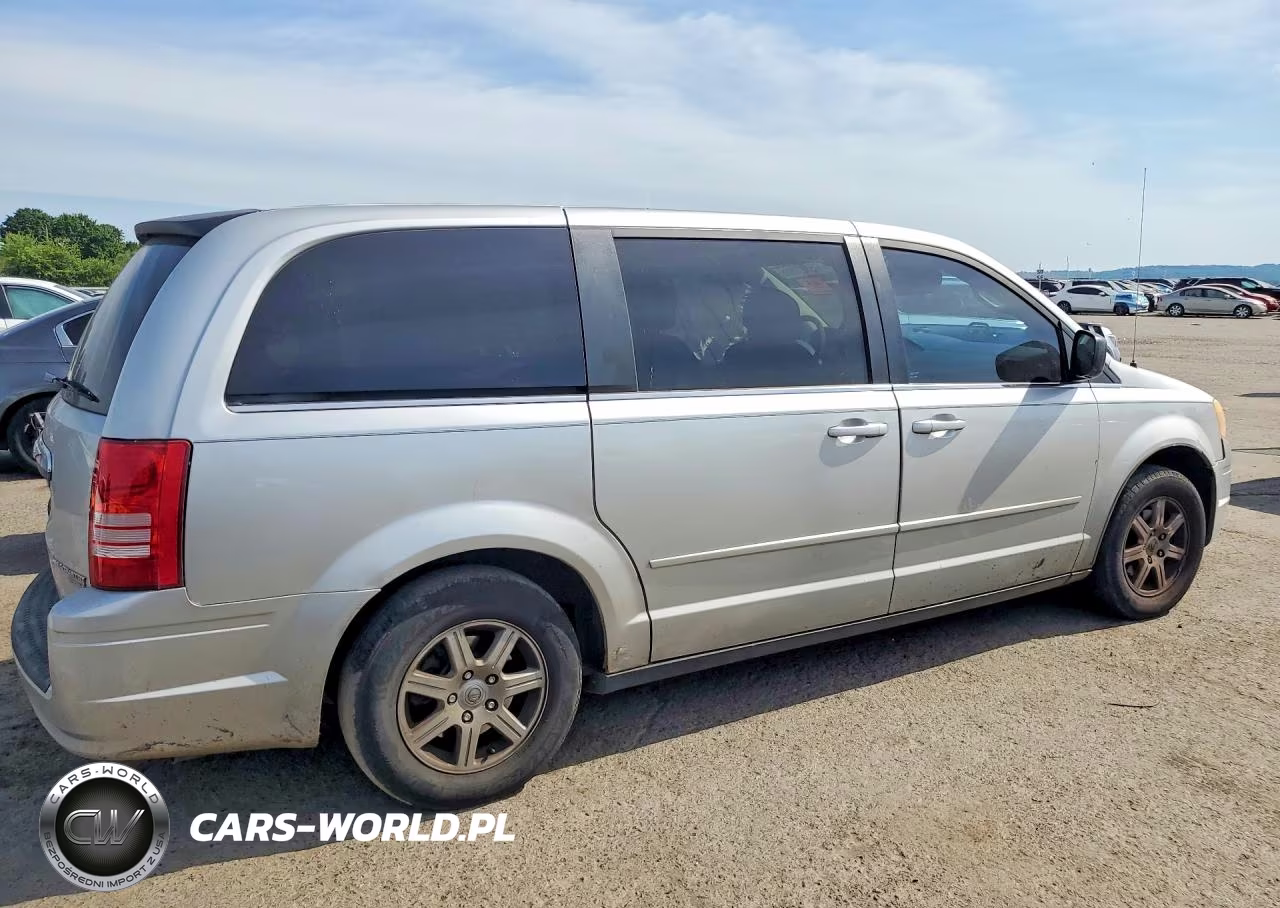 2010 Chrysler Town & Country Lx VIN:2A4RR2D10AR387579 - 3
