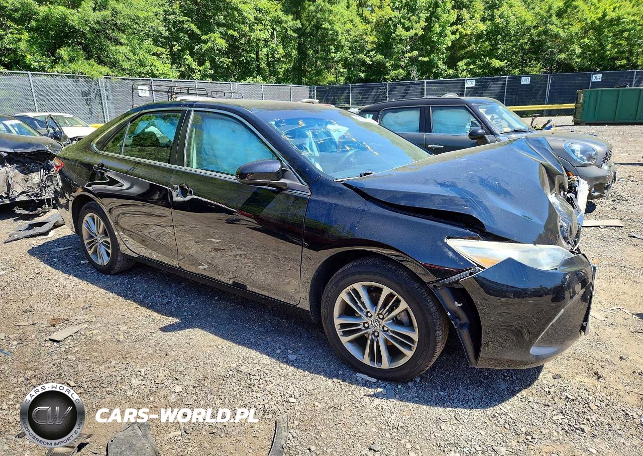 2016 Toyota Camry Se VIN:4T1BF1FK0GU136844 - 4
