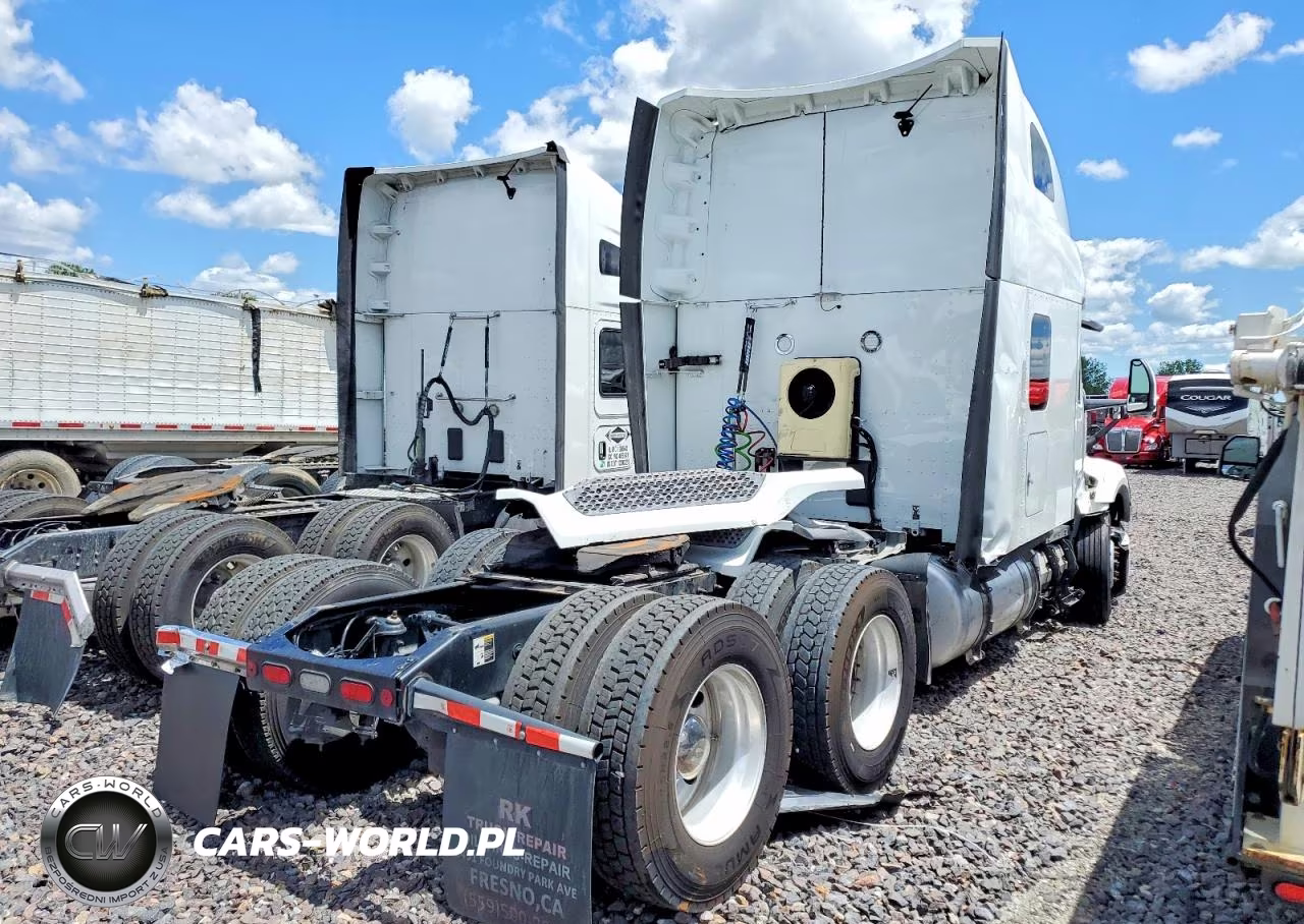2023 Peterbilt 579 Semi Truck VIN:1XPBD49X6PD863536 - 4