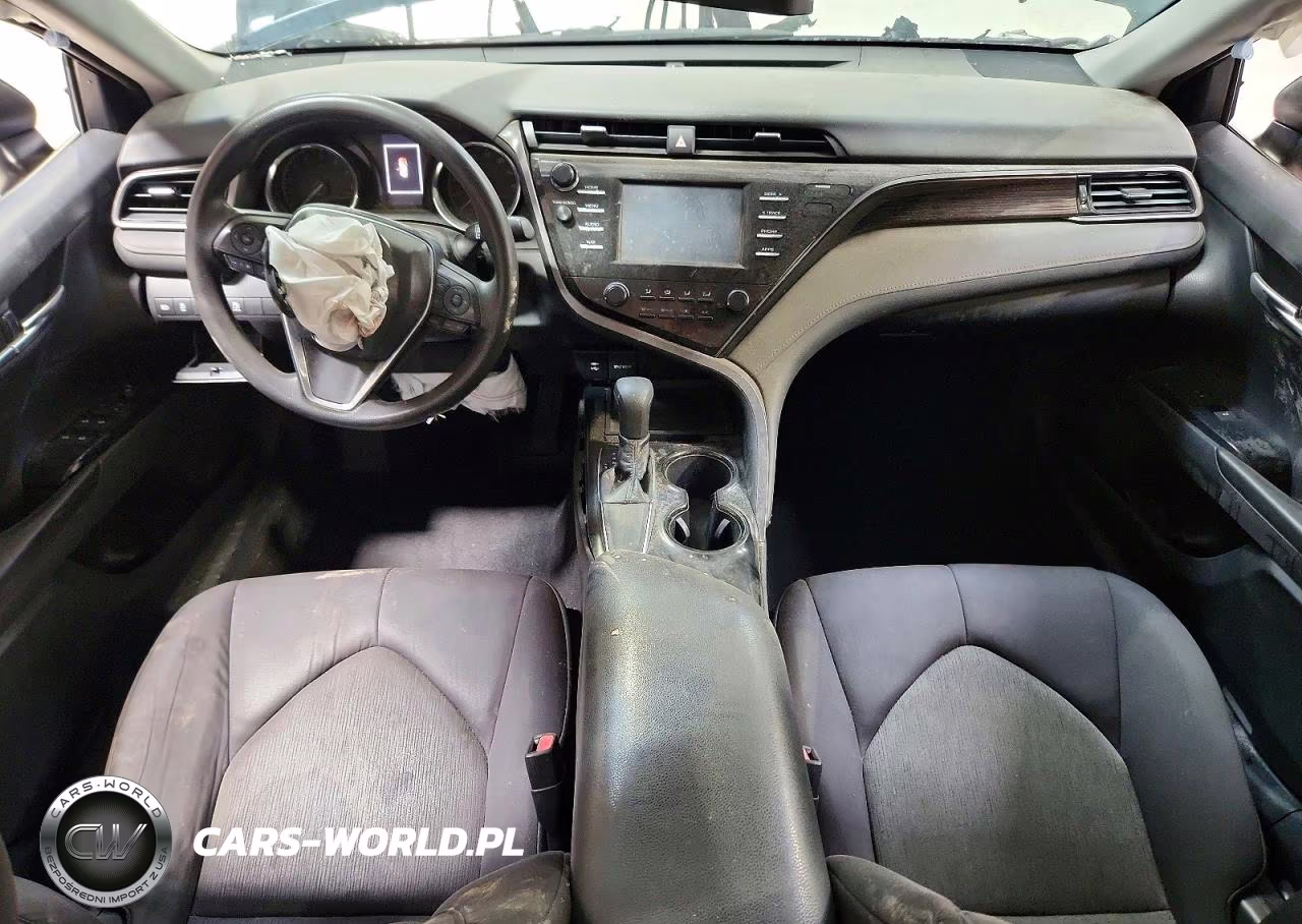 2019 Toyota Camry Le VIN:4T1B11HK6KU254286 - 8